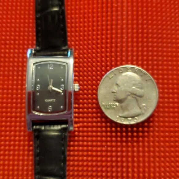 Women's Rectangular Silver Case Watch Black Croc Style Band Wristwatch‎ - Picture 5 of 6